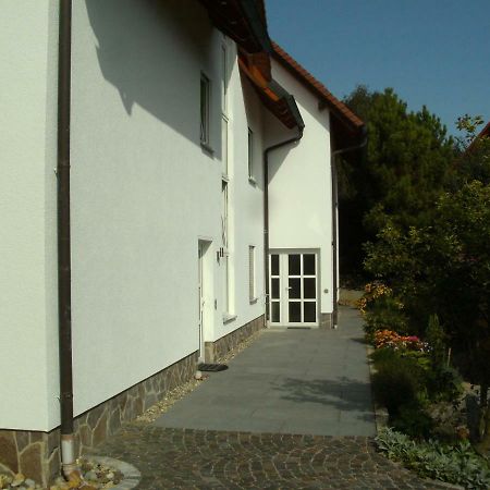 Ferienwohnung Belisa Бургау Екстериор снимка