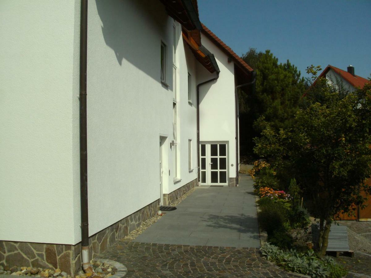 Ferienwohnung Belisa Бургау Екстериор снимка