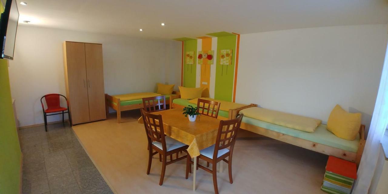 Ferienwohnung Belisa Бургау Екстериор снимка